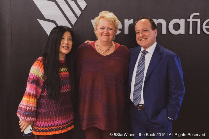 [Left to right: Stevie Kim, Managing Director of Vinitaly International; Lynne Sherriff MW, Senior General Chairman of 5StarWines 2019; Giovanni Mantovani, CEO of Veronafiere]