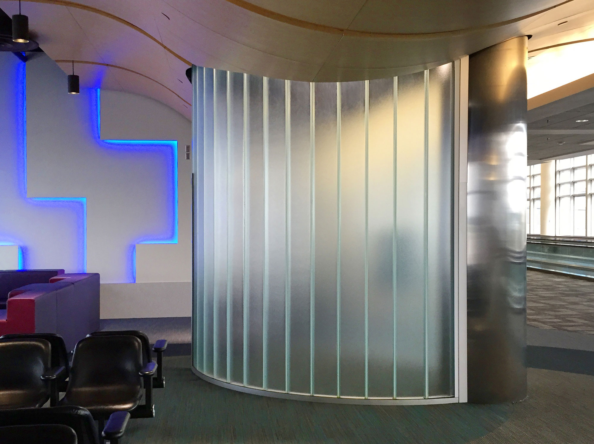 Partitions made of Bendheim's channel glass at the Minneapolis Airport.