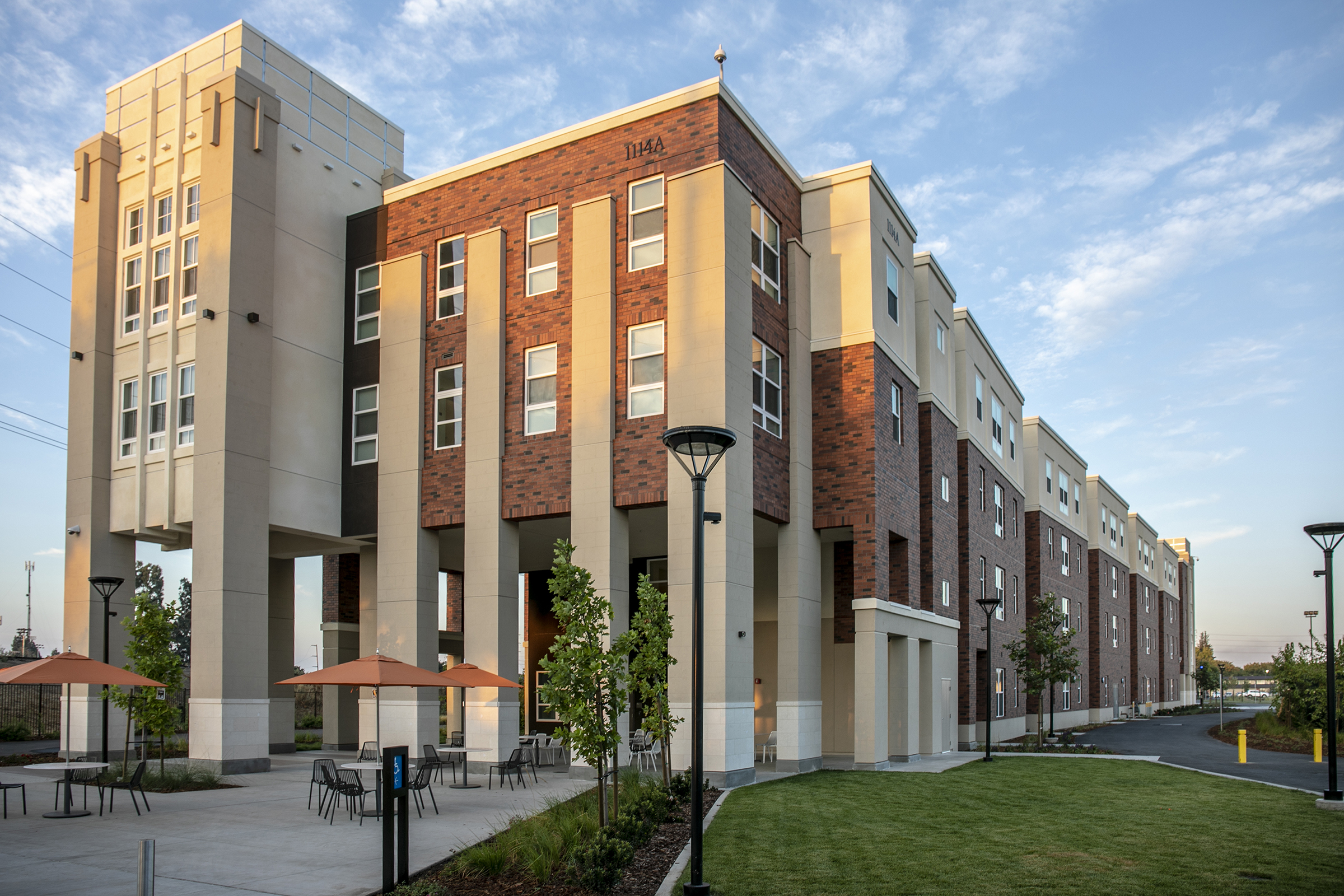 Calaveras Hall provides 380 beds of new on-campus apartment-style housing for upper-division student at the University of the Pacific.