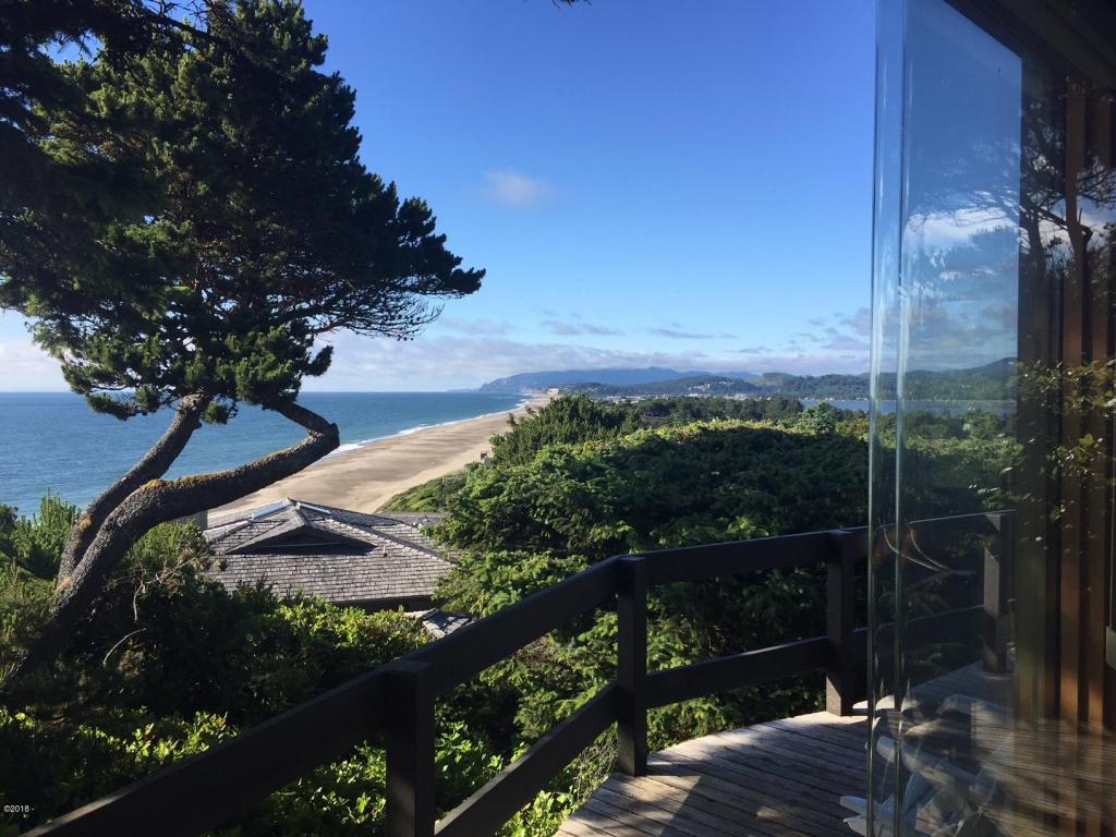 Cascade Sotheby's adds listings in Lincoln City on Oregon Coast.