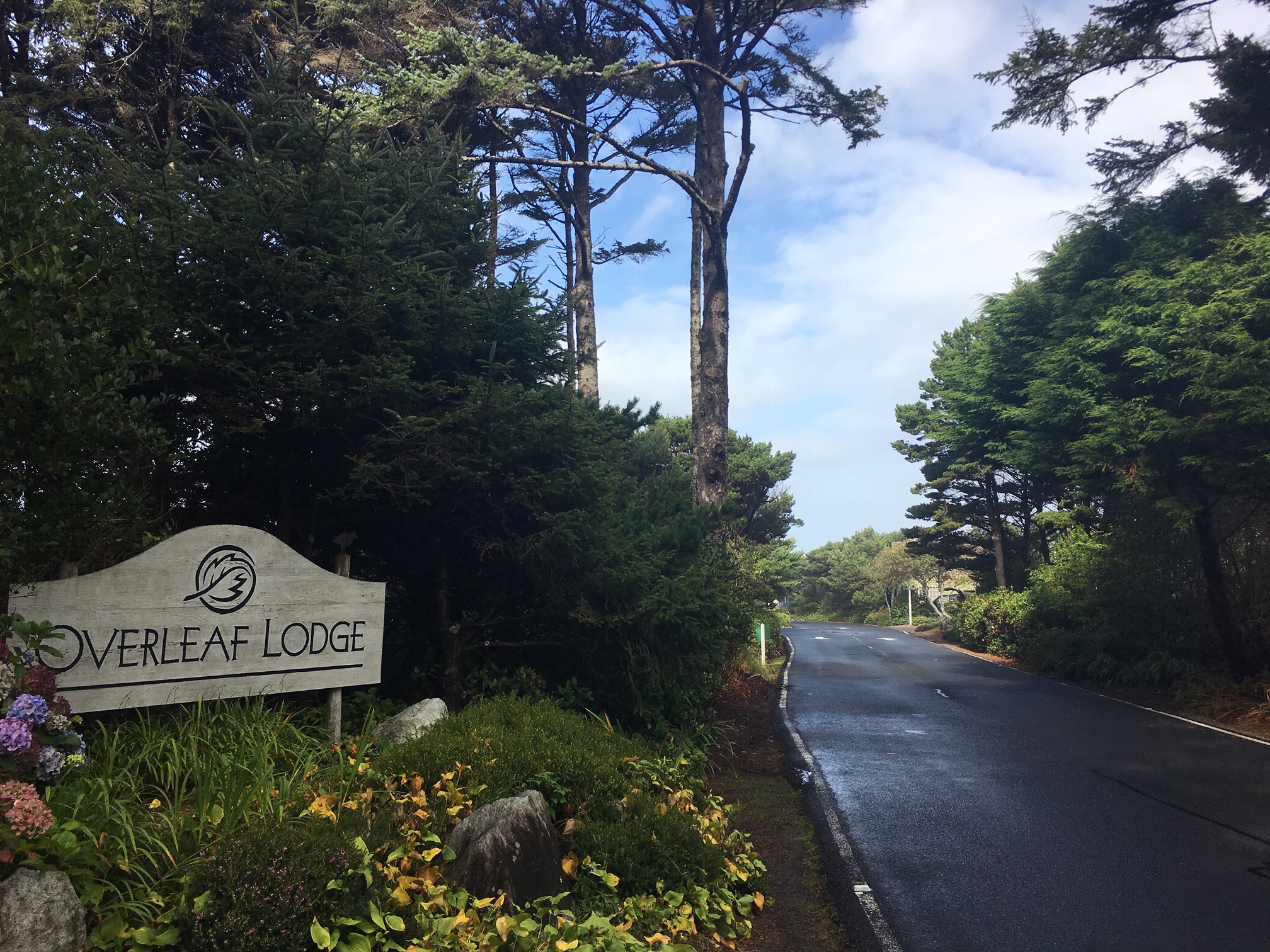 Situated in the coastal hamlet of Yachats, The Overleaf Lodge & Spa is a luxury retreat on an enchanting stretch of the Oregon Coast.