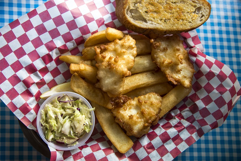 Cozy local haunts in Yachats offer guests baskets of fish and chips, buckets of steamer clams, fish tacos and some of the best wood-fired pizza around.