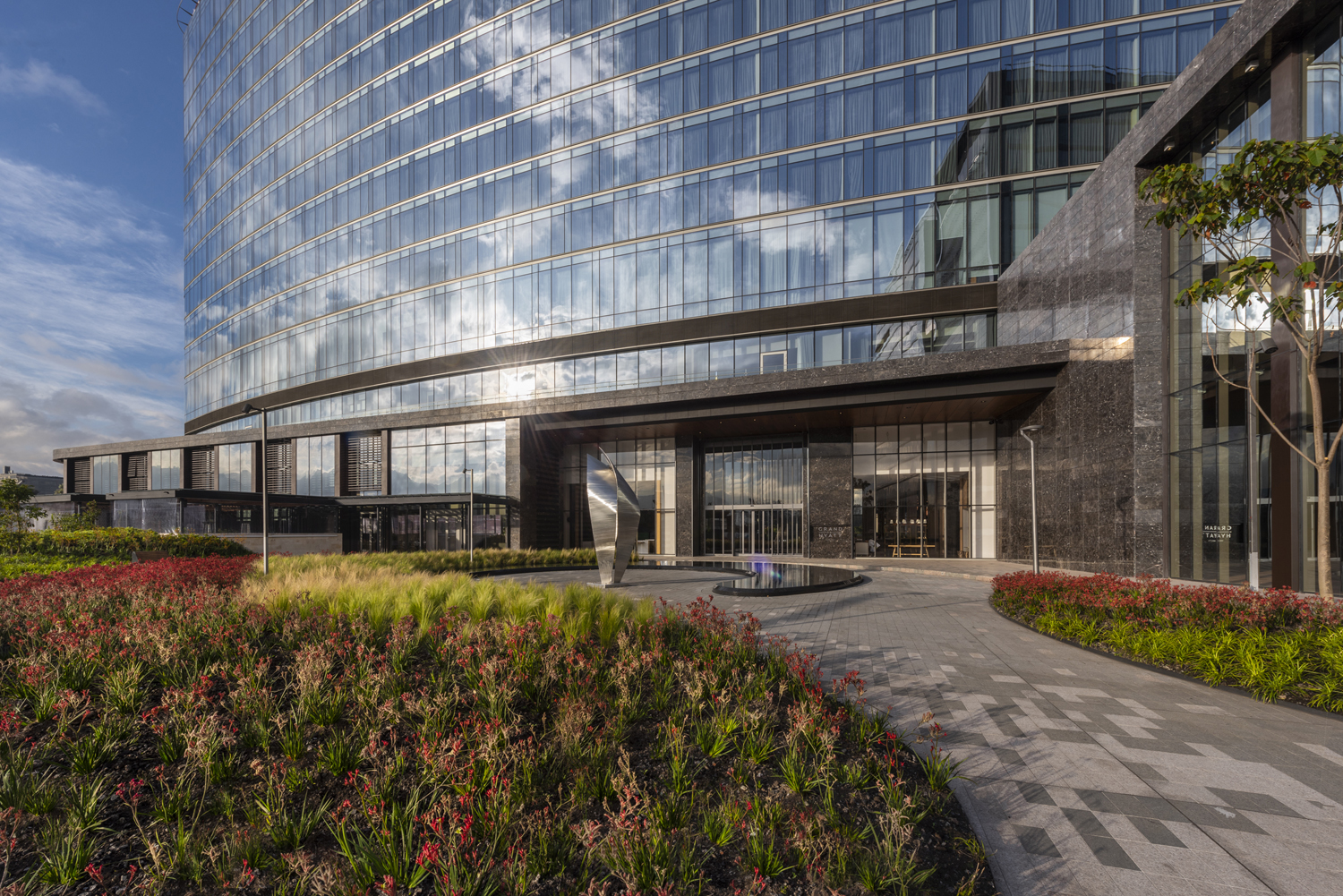 Entrance, Grand Hyatt Bogotá  Photo © James Steinkamp Photography, courtesy GP