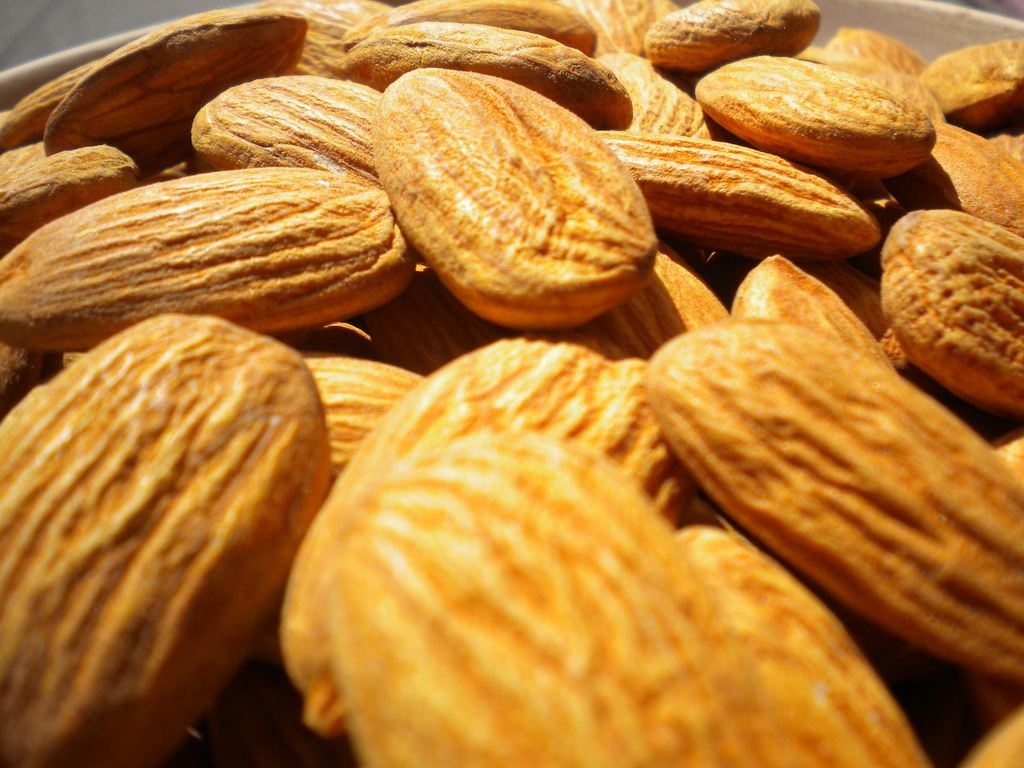 Pasteurized almonds