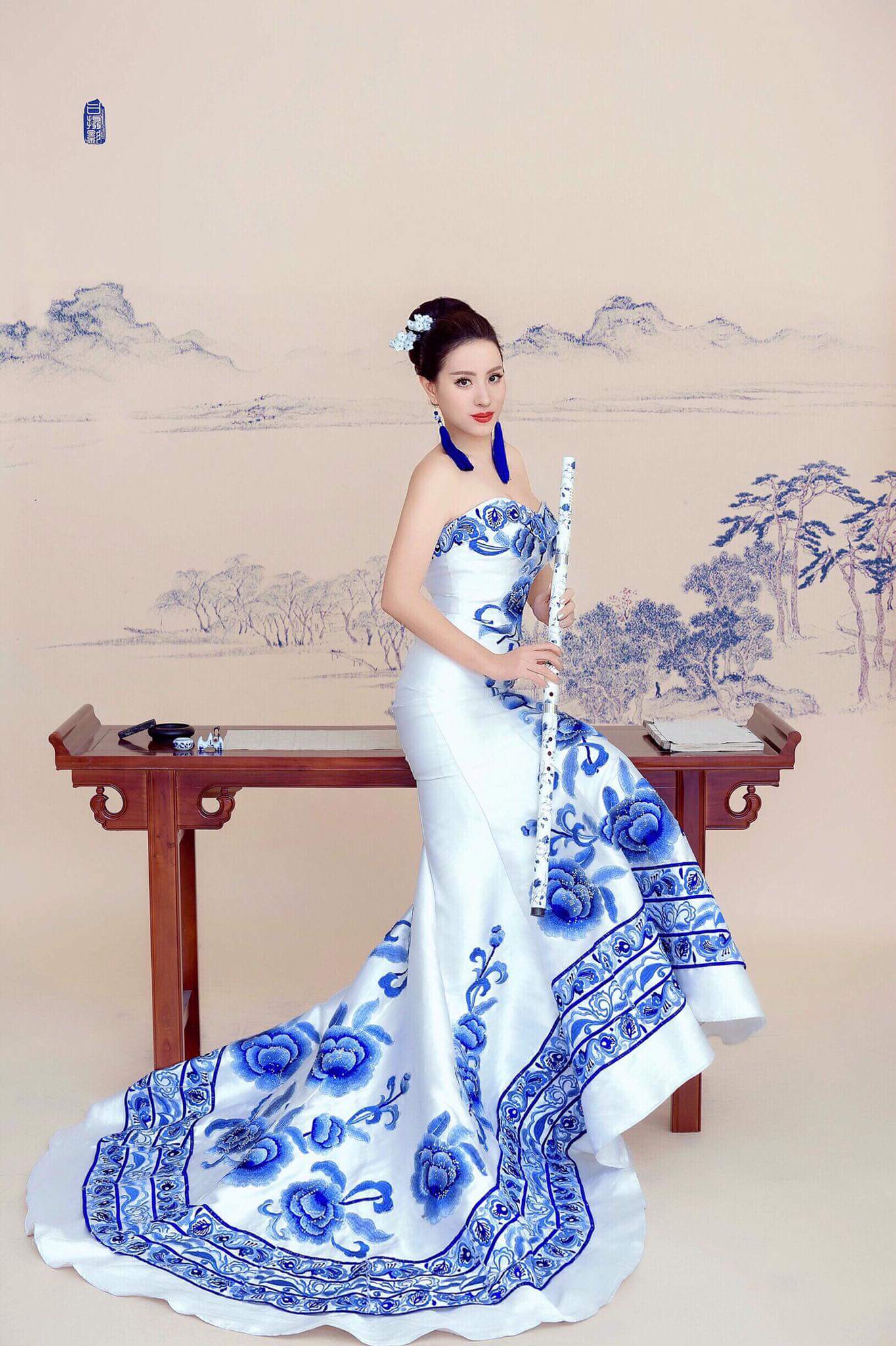 Jennifer Zhang with Chinese Vertical Bamboo Flute