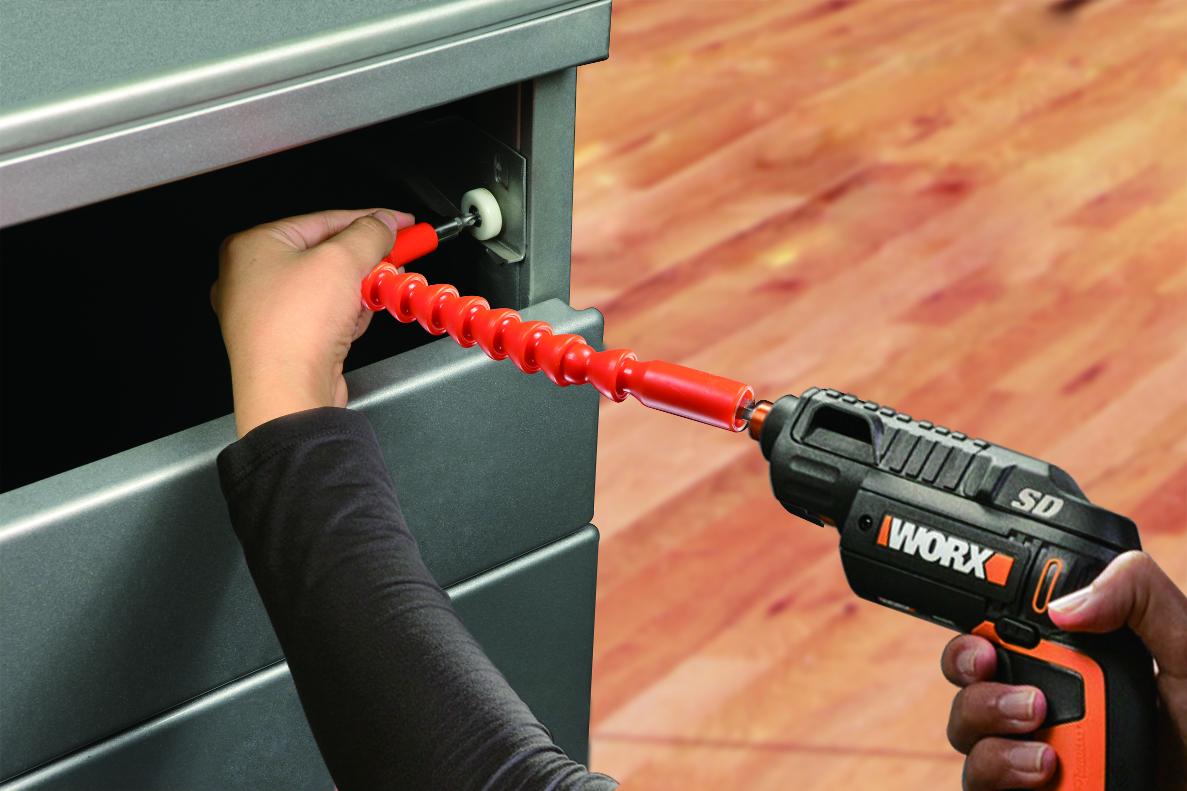 WORX Flexible Shaft bends 180º to reach fasteners in difficult locations.
