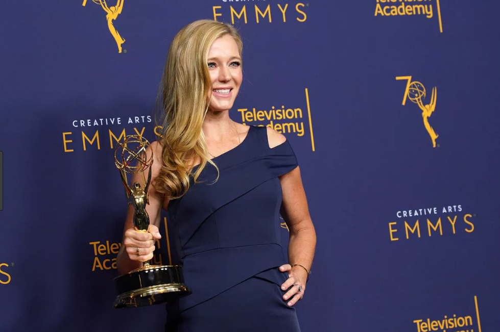 Shauna wins Emmy for "GLOW"