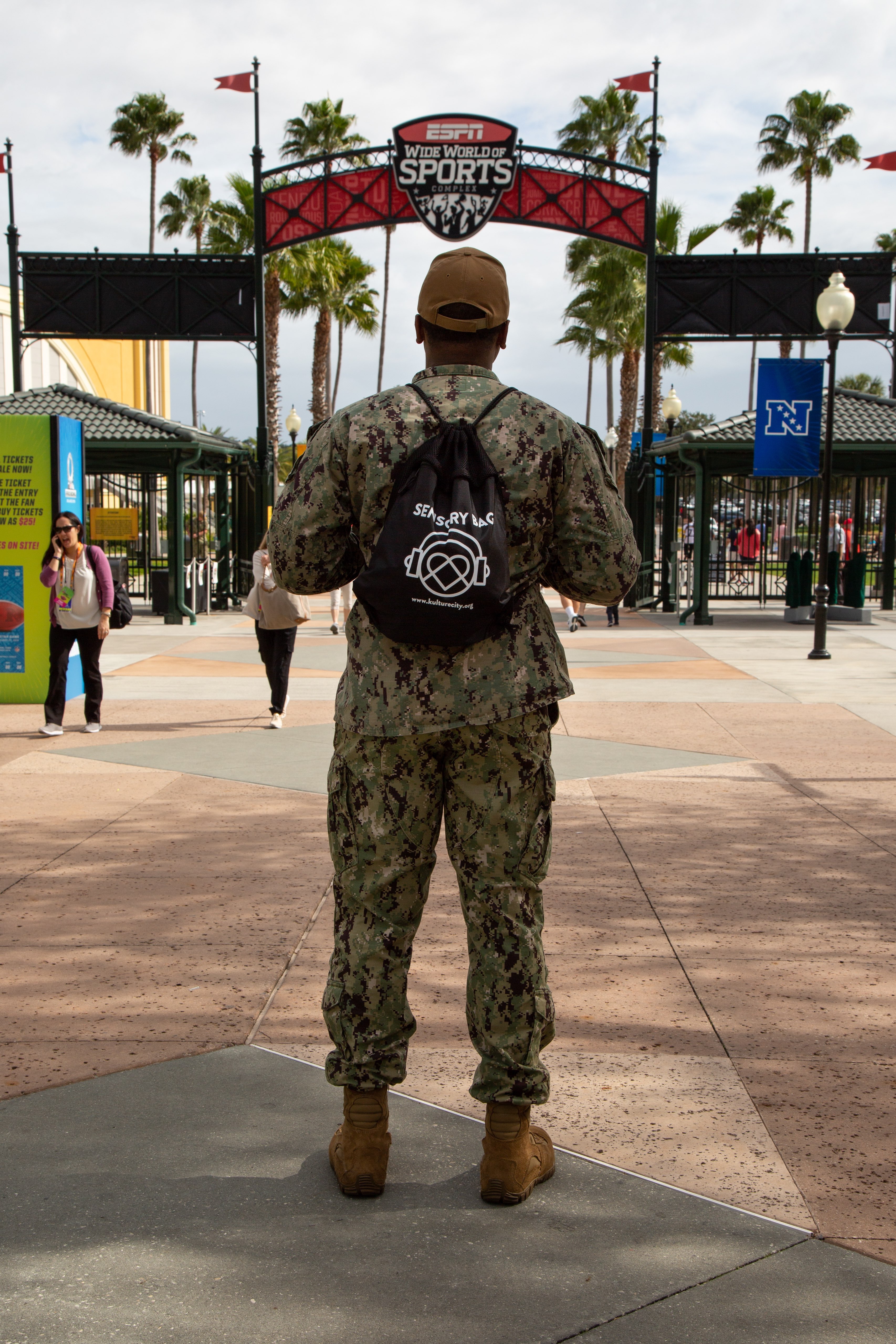 Army veteran enjoying NFL ProBowl 2019 with a sensory bag