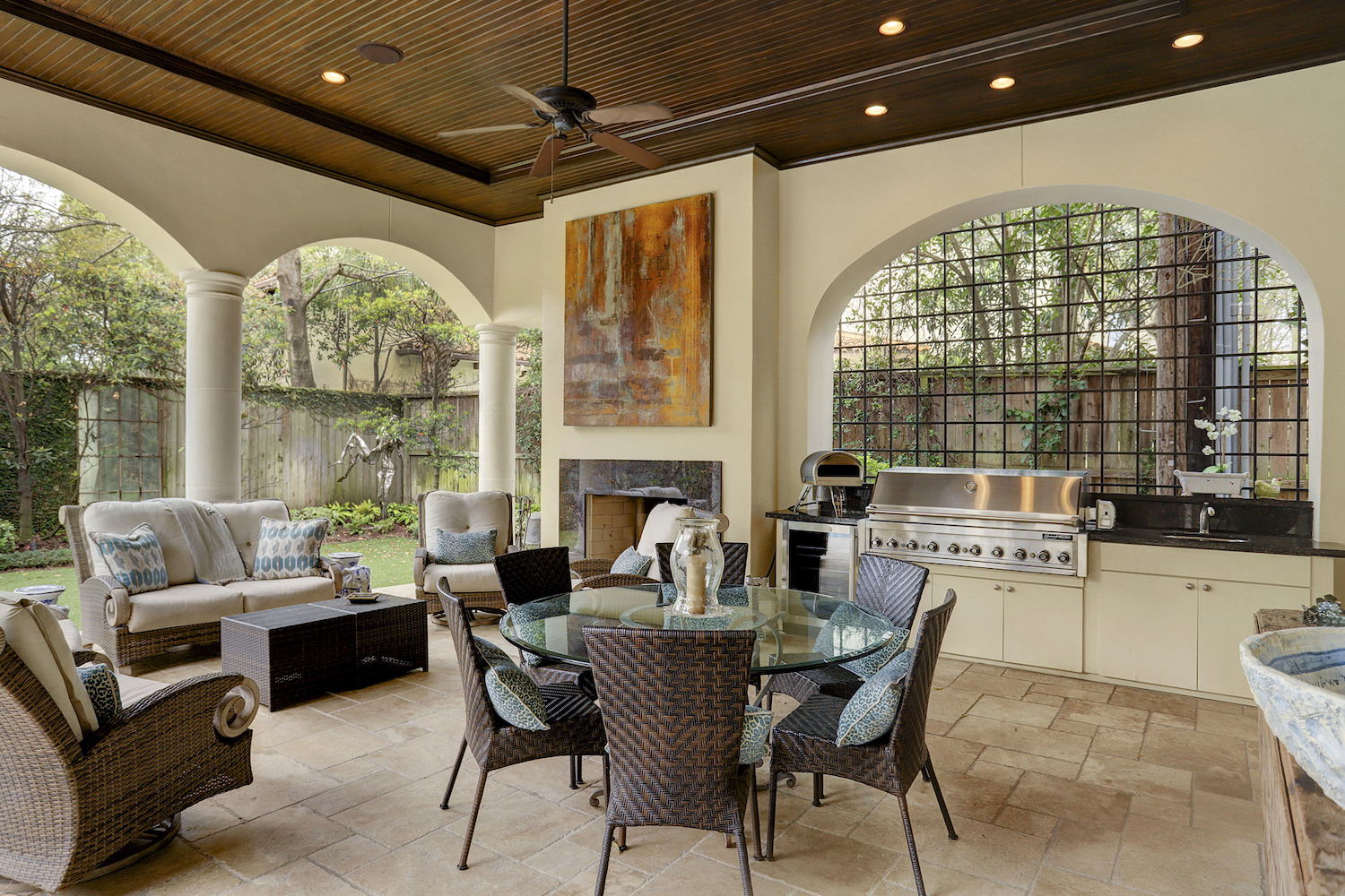 Outdoor living with privacy