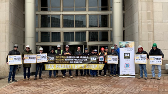 Carpenters stand up to tax fraud at the Canada Revenue Agency.