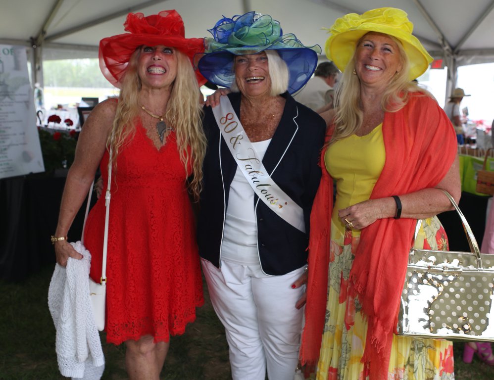 Attendees display their Derby fashion!