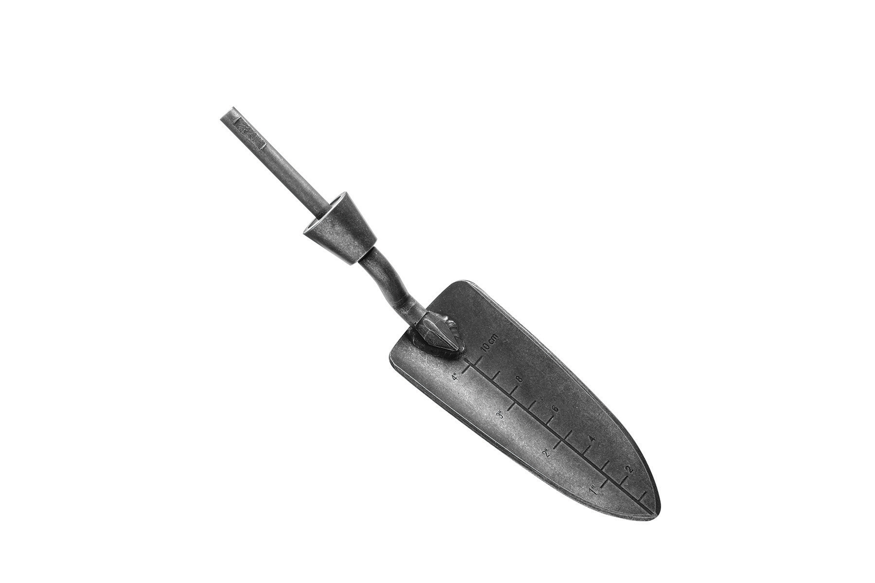 The Transplanter has a tightly curved 2'' wide blade, with markings up to 4'' (and 10cm) for transplanting to precise depths.