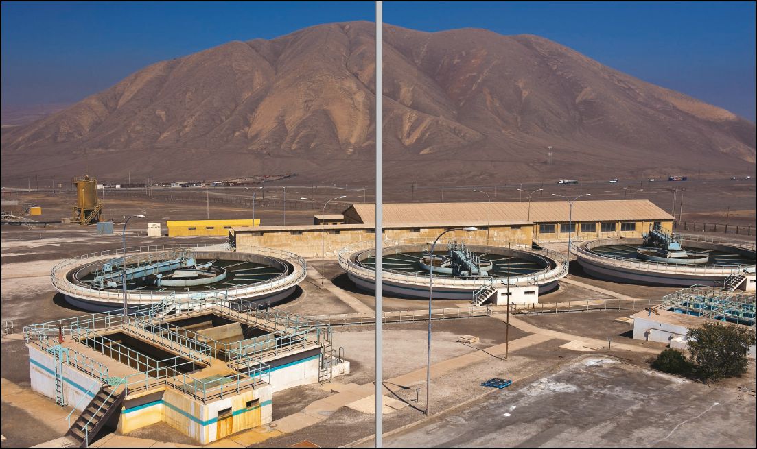 Fresh water out of seawater: The walls and foundation slabs of the Tocopilla (Chile) desalination plant’s massive concrete water storage tanks were waterproofed with PENETRON ADMIX.