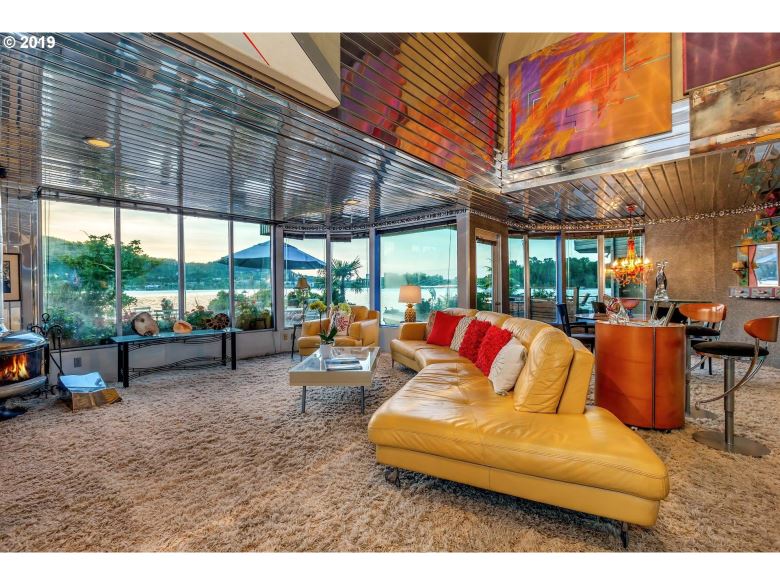 Stunning river views from Portland's iconic floating home.