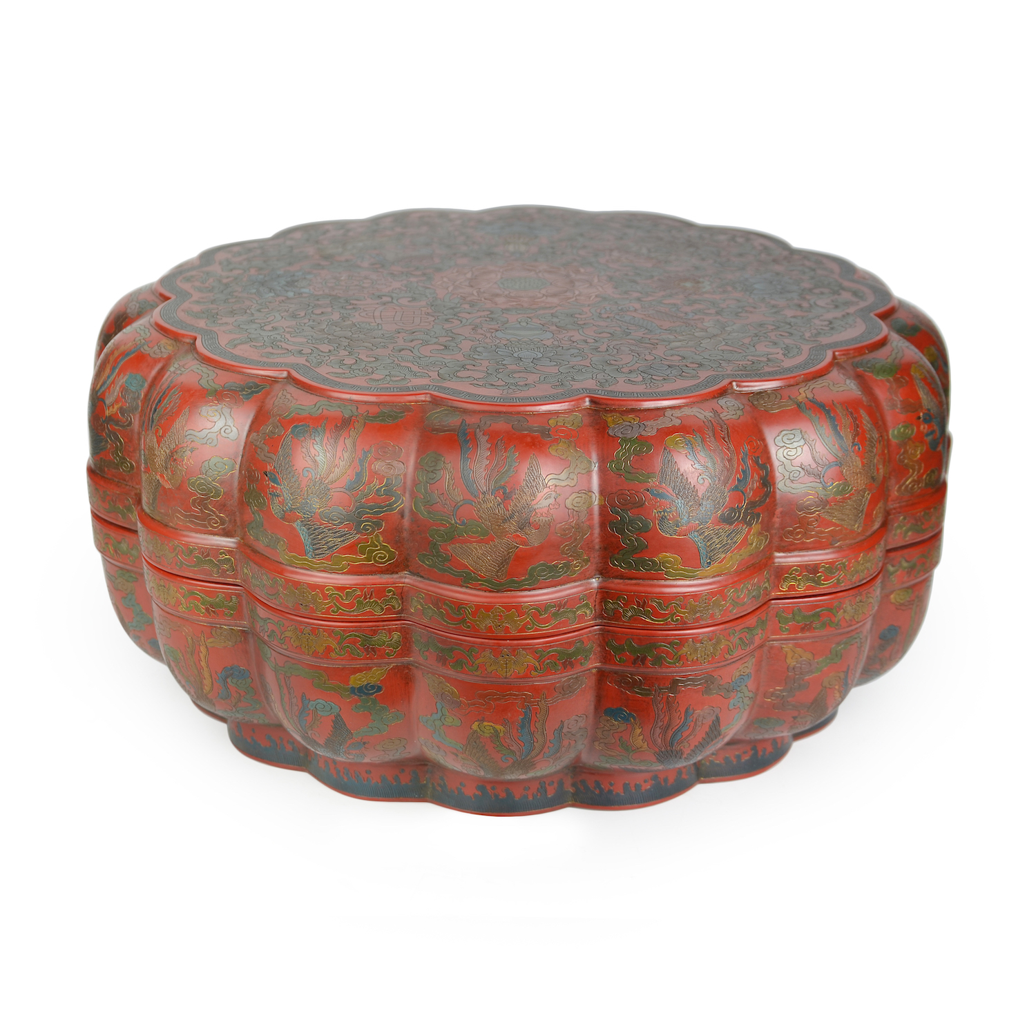 16-lobe lacquer box with incising and color. Gianguan Auctions, June 17th, 2019.