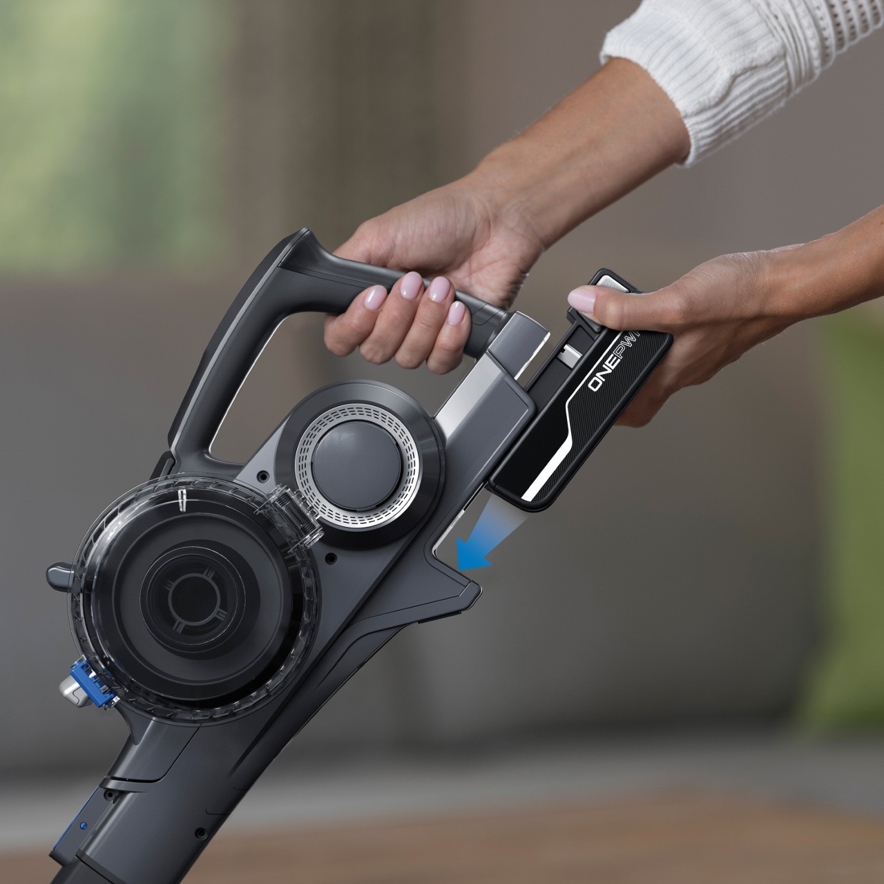 HOOVER Blade, with a removable battery, provides fast and easy cleaning around the home.