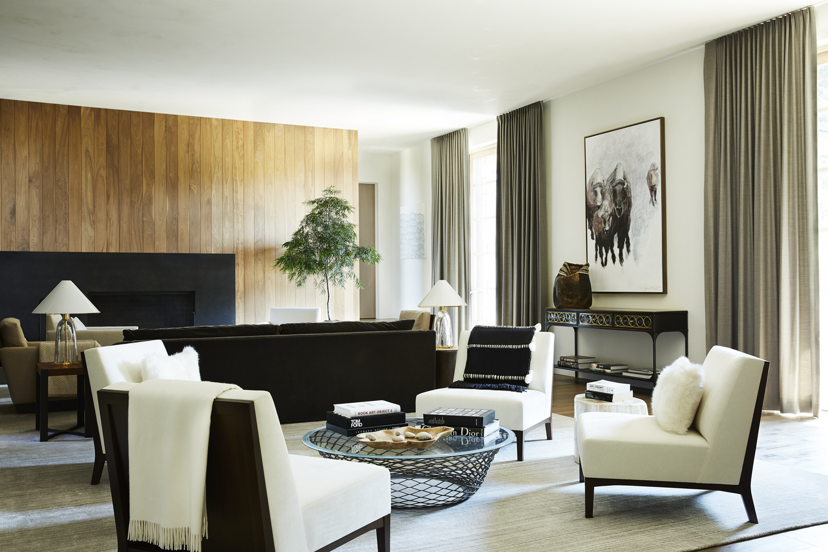Featured in “Natural Elegance,” this WRJ Jackson Hole home deftly combines art with sleek-lined furnishings in luxurious textures (photo by William Abranowicz).