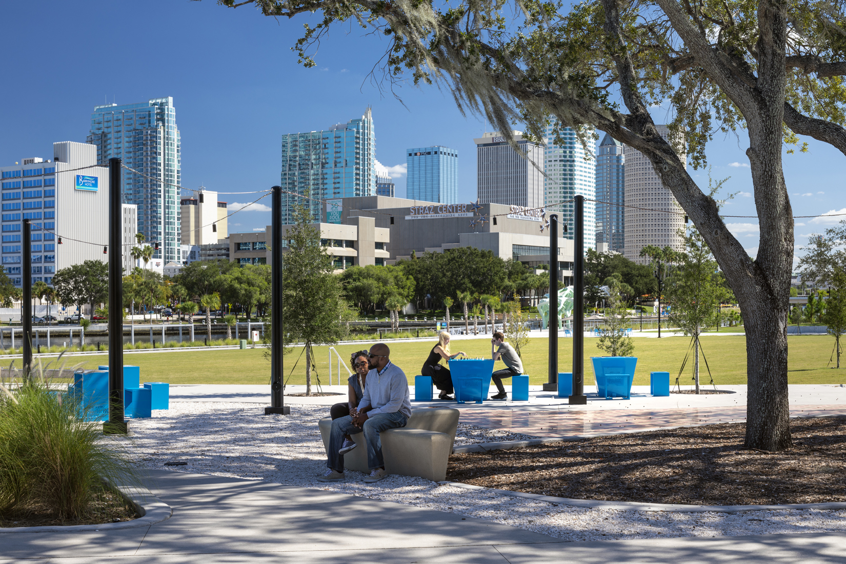 City views from a grand lawn for gathering were a request from the West Tampa community for the Civitas design of the park, which retains more than 100 live oak trees (photo: Albert Vecerka).