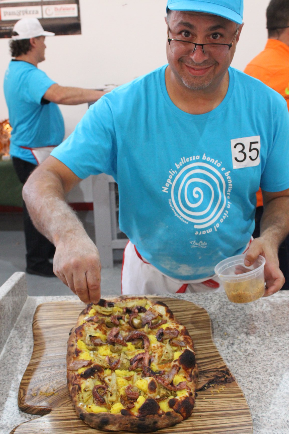 Gino Rago competing at the Spanish Pizza Championship