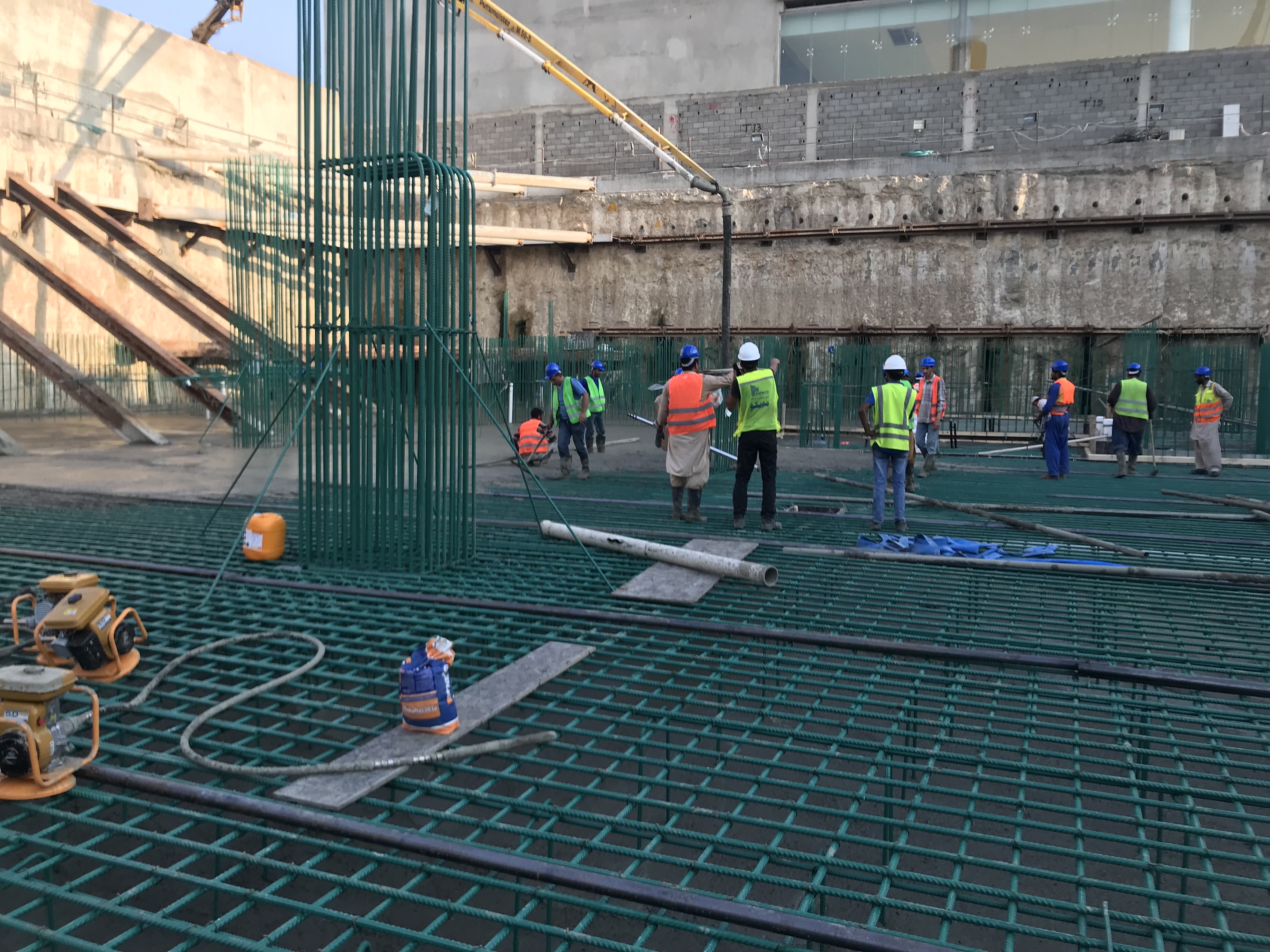 Three times the service life for concrete in Jeddah: PENETRON ADMIX was used to treat about 7,850 cubic yards of concrete for the foundation slabs, and about 1,570 cubic yards for the retaining walls.