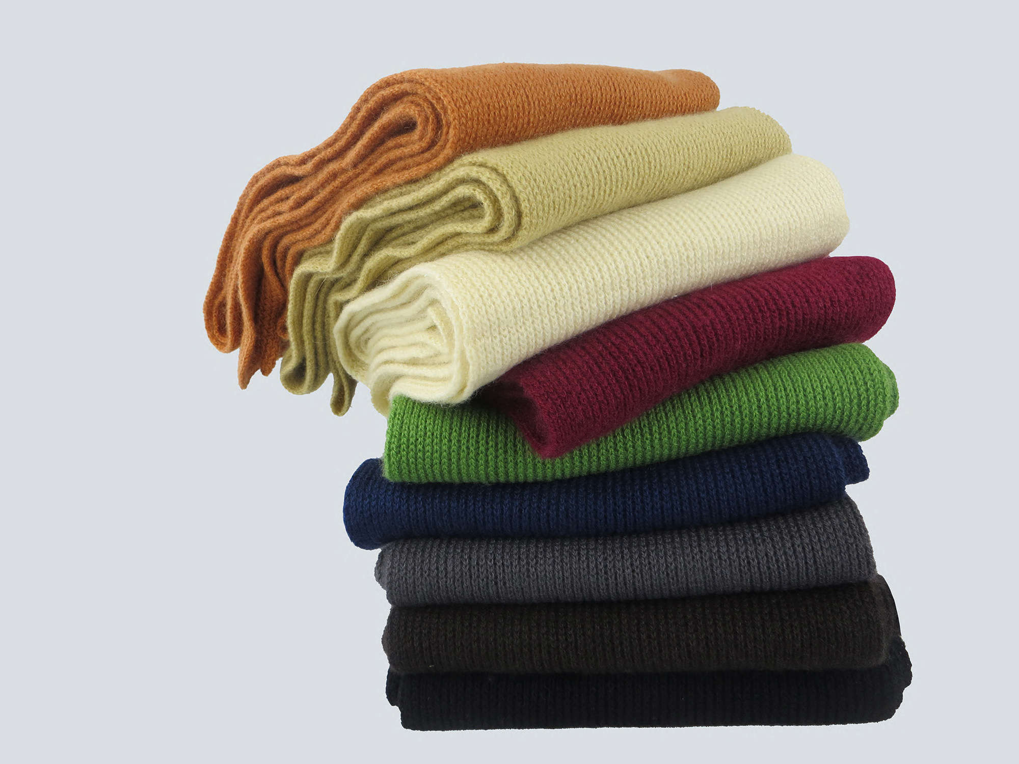 Men's Cashmere Scarves are Welcome Gifts for Valentine's Day.