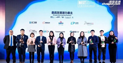 Grace Du, Business Support Department Director of transcosmos China (the sixth from left)