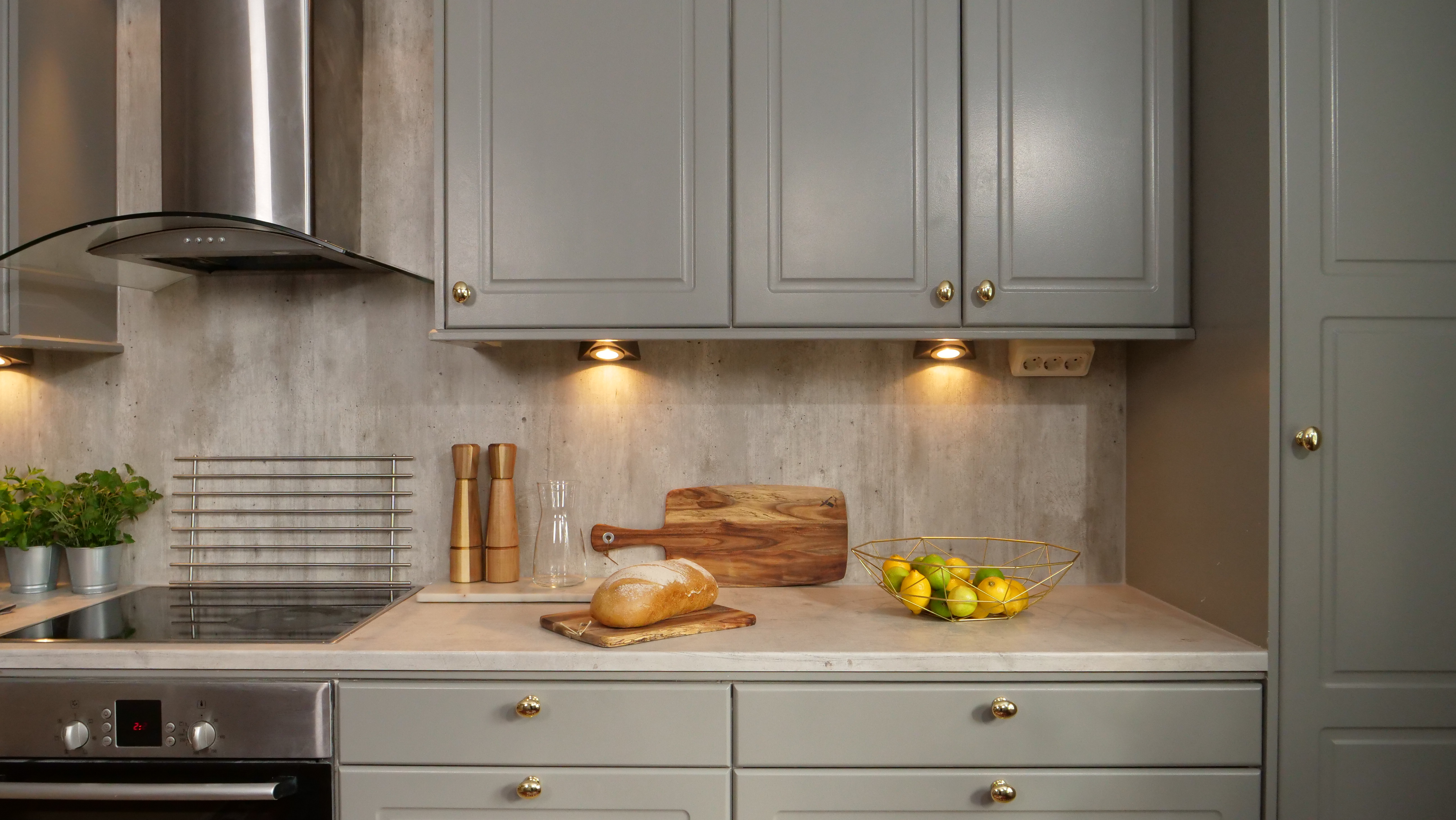 Bring out the best in your kitchen: Fibo Kitchen Boards are a stylish, low-maintenance option for kitchen backsplashes.