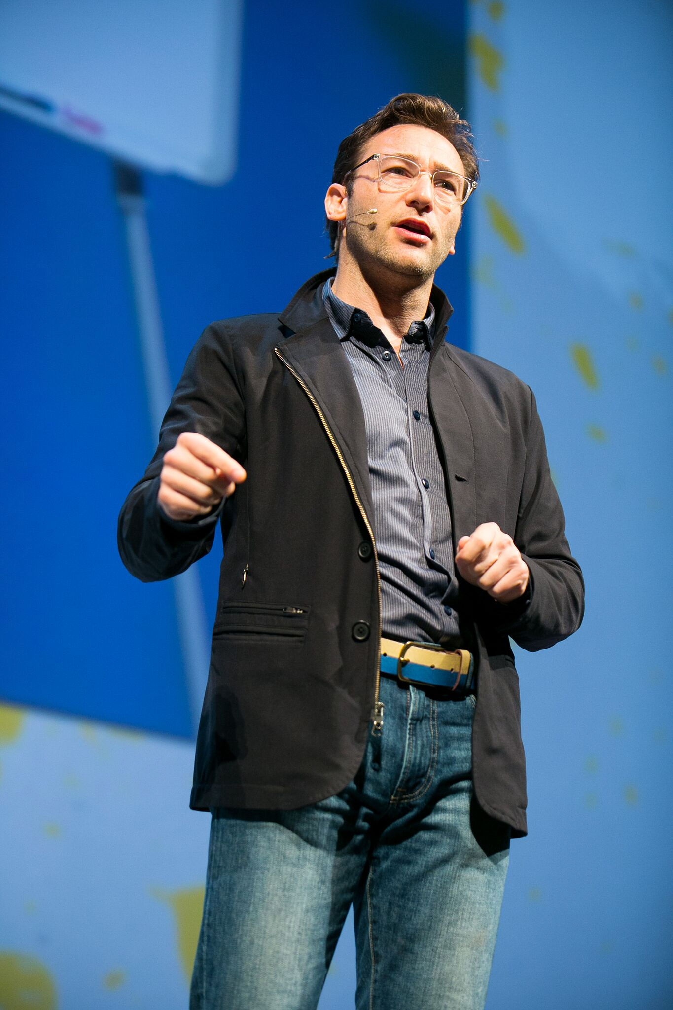 Simon Sinek on stage speaking about The Infinite Game