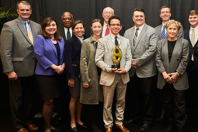 Pablo Diaz Receives the Marsha N. Hamilton Award at the MEDC Conference