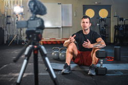 Personal Trainer instructs online