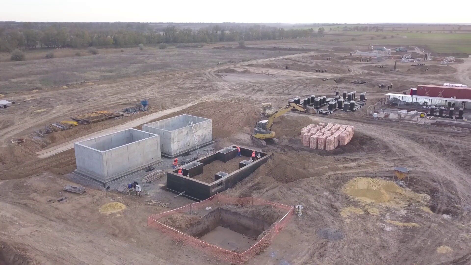 Starting strong: EDS-Engineering, the waterproofing contractor for the Prymorsk project, applied PENETRON to the concrete structures of the towers, distribution station and substations.
