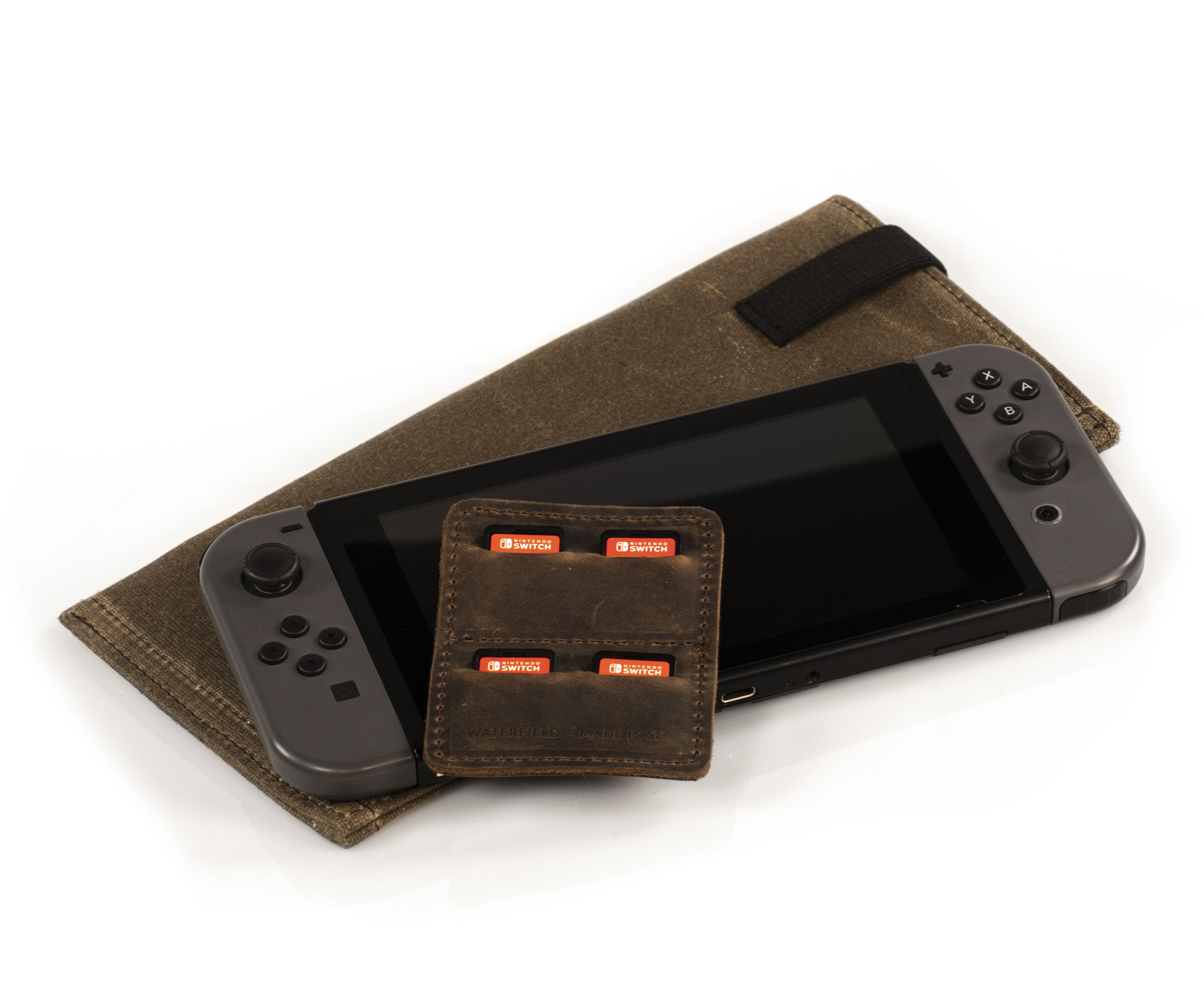 Dash Express Case with Switch and Leather 4-Cartridge Game Holder