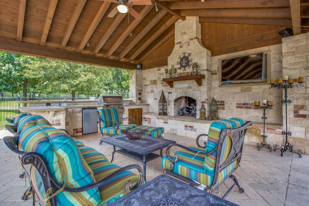 Bodark Acres in Anna Texas provides luxury living inside and out