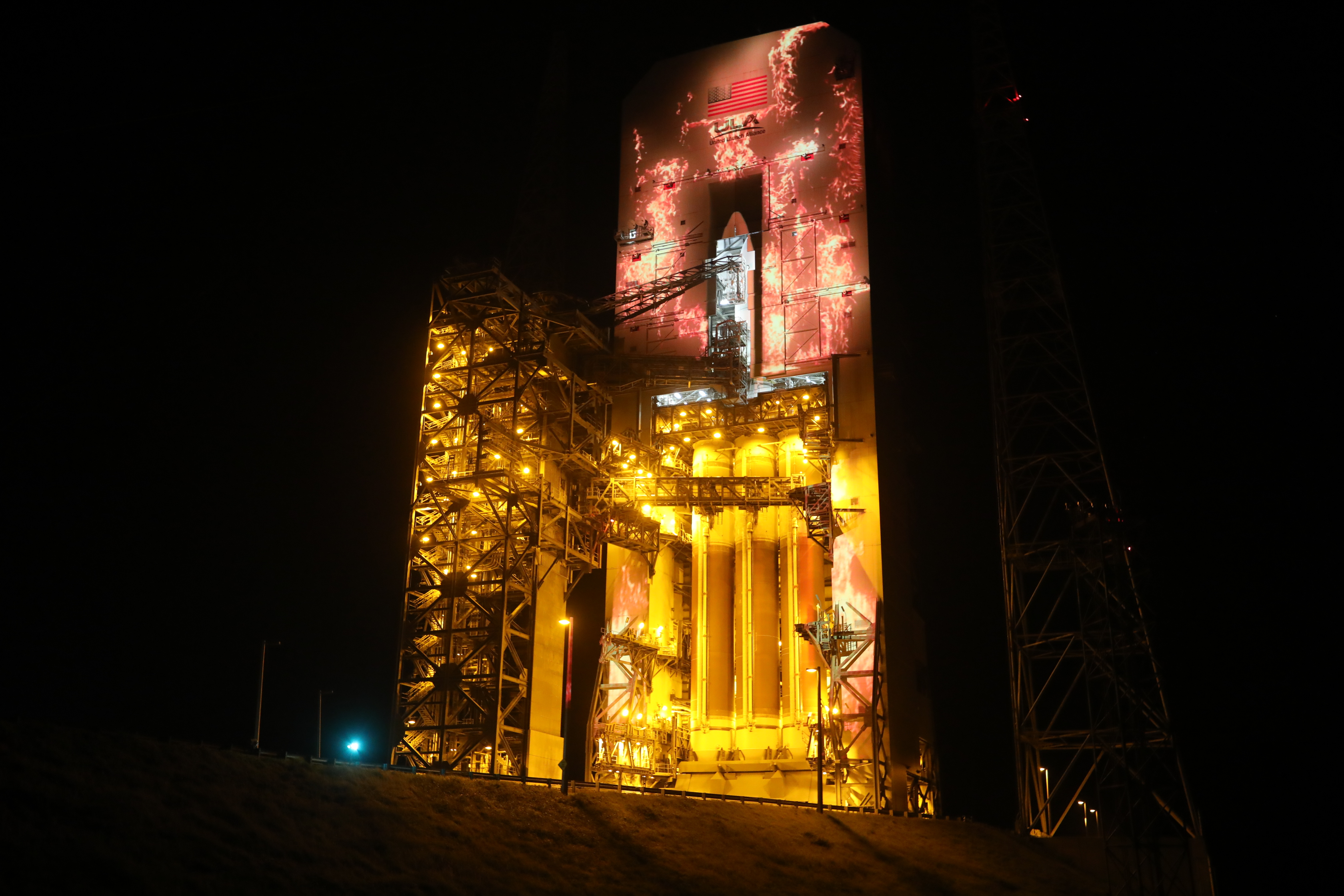 Additional view of Delta IV Heavy rocket projection