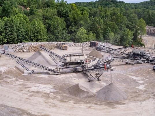 The new Terex Cedarapids Crushing and Screening spread, which replaced the quarry’s 1960s-era equipment, provides significantly greater efficiency to the quarry’s operations