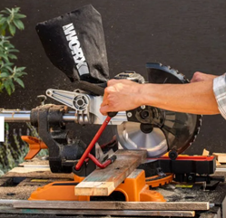 Worx 20V 7-1/4 in. Cordless Sliding Miter Saw Kit (Battery & Charger)