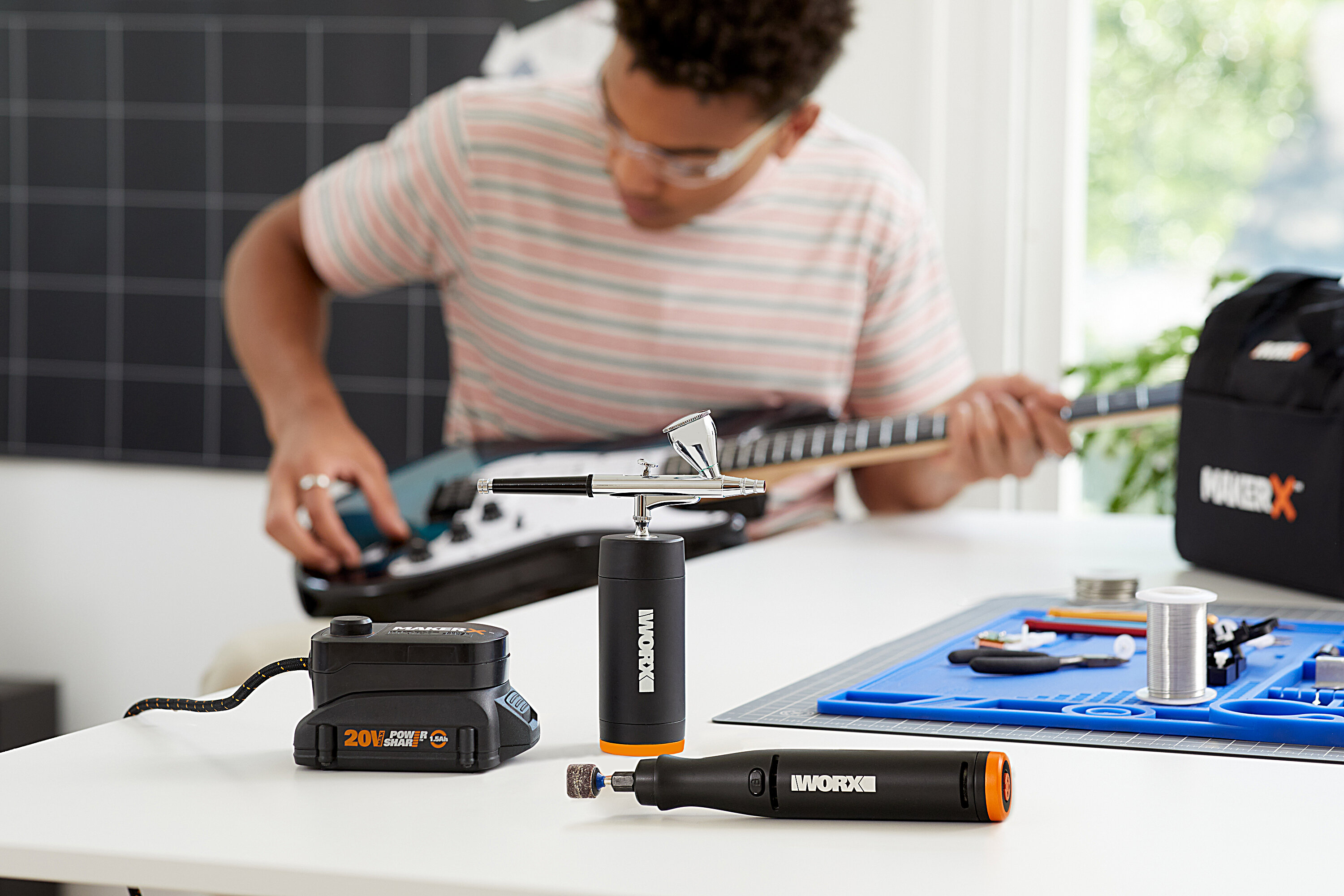 WORX MakerX Hub enables users to easily transport crafting tools to various work stations and project locations without need for electrical outlets.