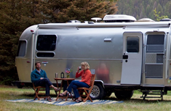 2019 Airstream International Serenity couple at table