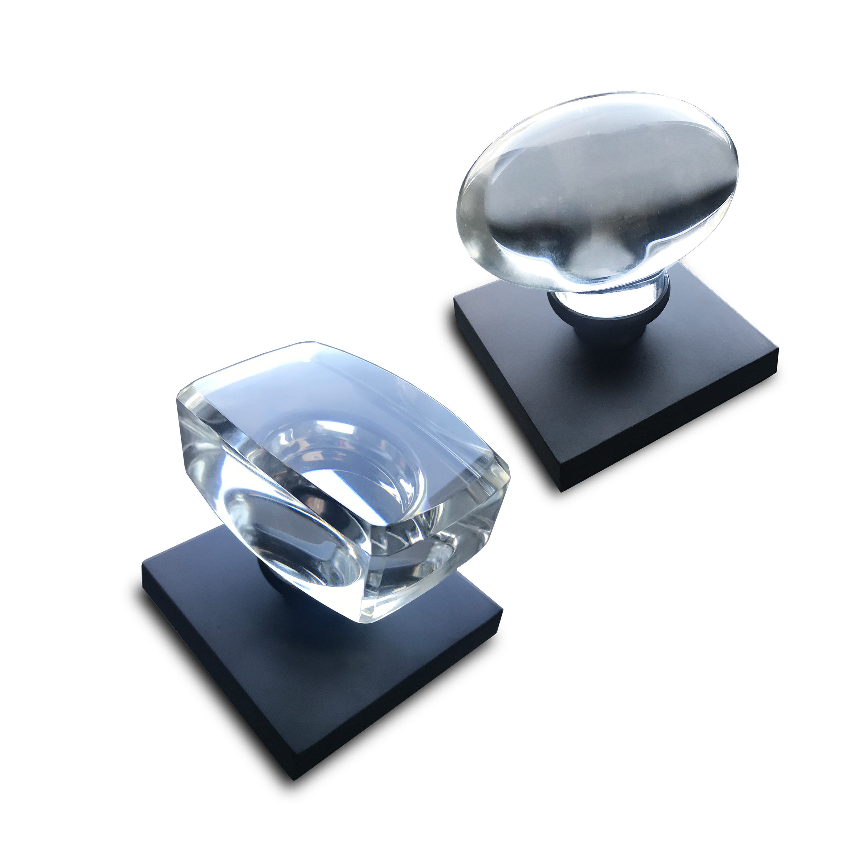 Consumers can customize luxurious Bravura crystal knobs with their choice of seven backplate designs and five luxurious finishes to create a unique addition to any home.