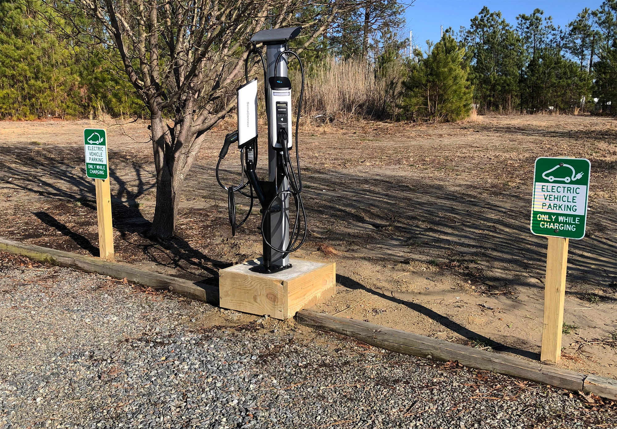 The two new SemaConnect charging stations at the Regatta Point Yachting Center are open to the public and ready to charge.