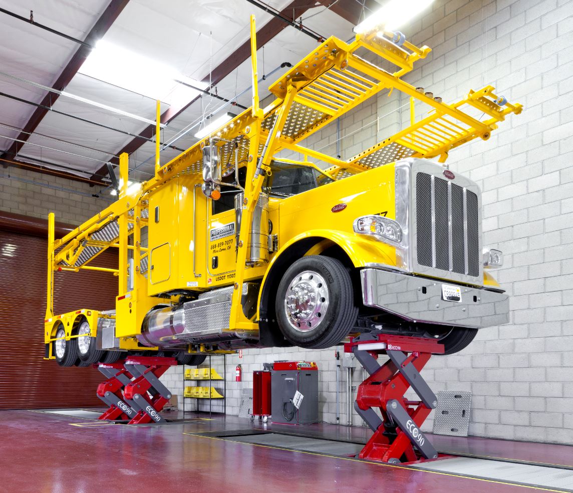 Stertil-Koni ECO90, with a lifting capacity of 90,000 lbs. in action.
