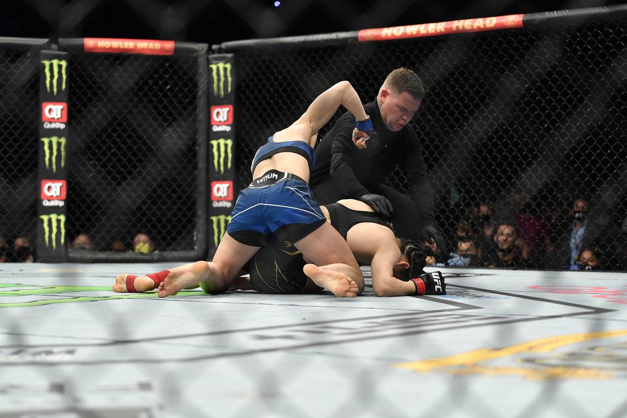 Monster Energy’s Rose Namajunas Takes UFC Women’s Strawweight Championship Title with Knockout Victory Against Weili Zhang at UFC 261 in Florida