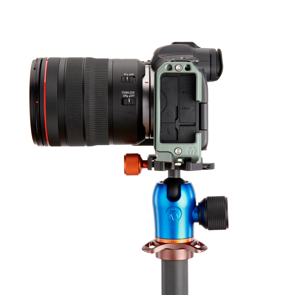3 Legged Thing Roxie L-bracket on Canon EOS R5 showing access to side ports