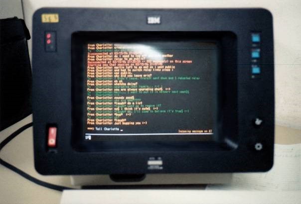 IBM 3279-3 computer terminal on which Eric Thomas developed LISTSERV® in 1986