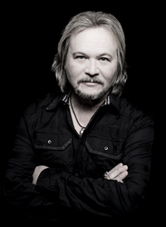 Thumb image for Travis Tritt Calls on Americans To Stand Up for Freedom and Against Discrimination