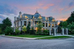 Thumb image for Spectacular Homes: 'Schitts Creek' TV Mansion In Toronto Is For Sale