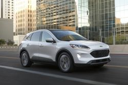 2021 Ford Edge on road