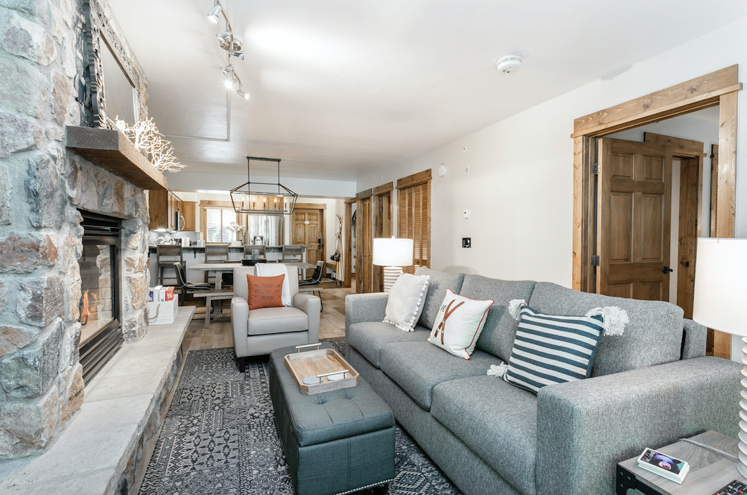 Antlers at Vail accommodations offer all the comforts of home with fireplaces, full kitchens and private balconies in every individually decorated guest suite.