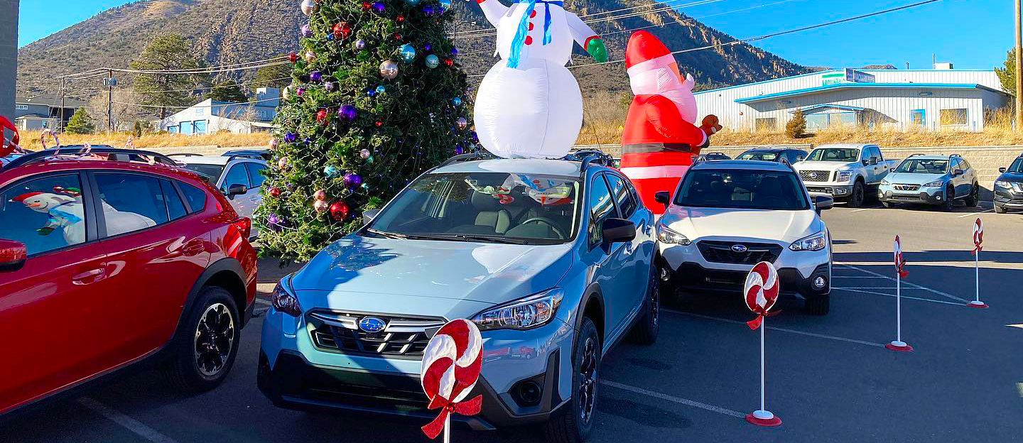 Cars in queue waiting their turn to experience last year’s Candy Cane Lane at Flagstaff Subaru