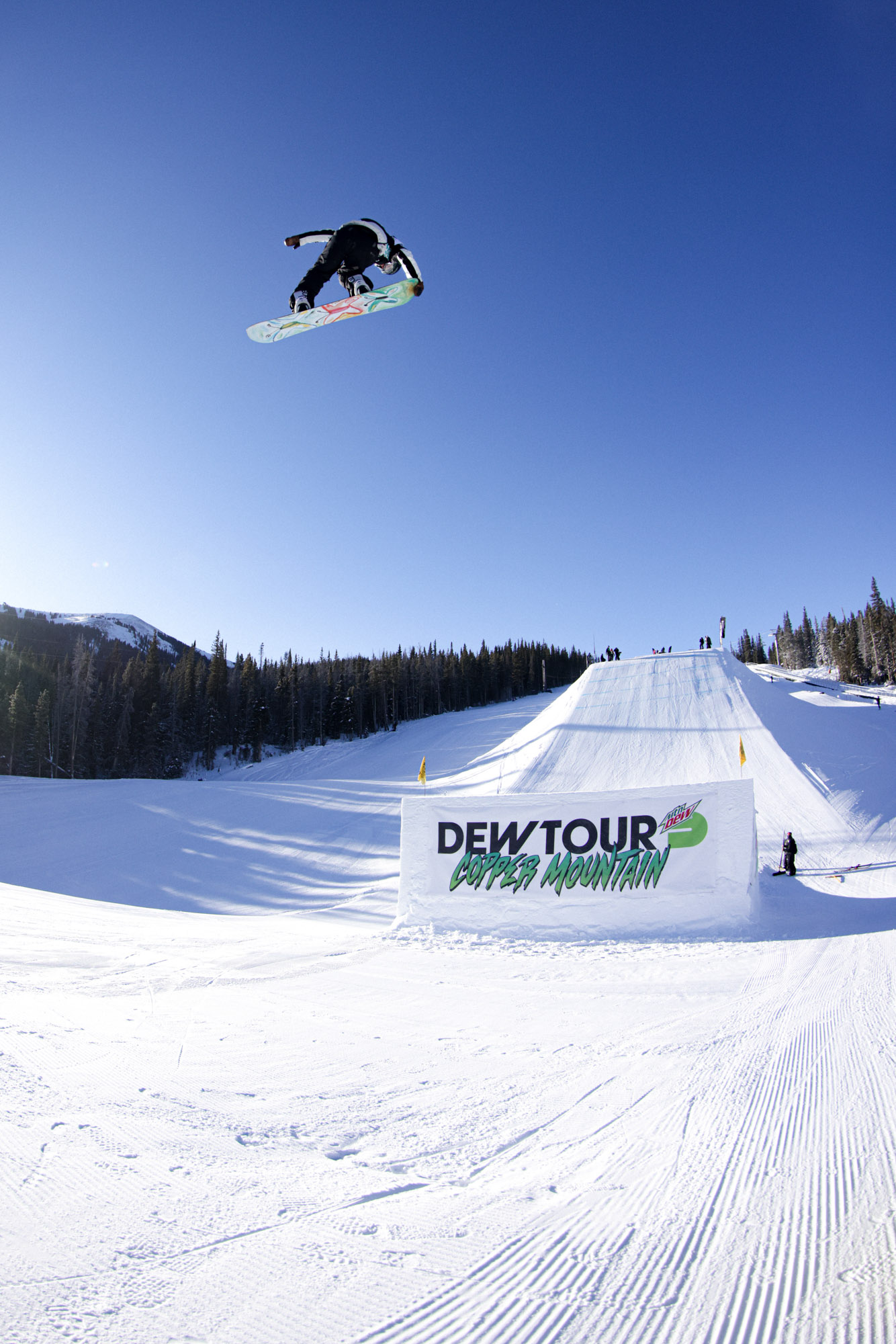 Monster Energy's Zoi Sadowski-Synnott Wins Women’s Snowboard Slopestyle at Dew Tour Copper